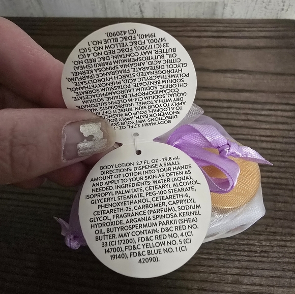 New Sugar Plums 3 peice set Scented Body Wash, Lotion and shower poof - Picture 6 of 7